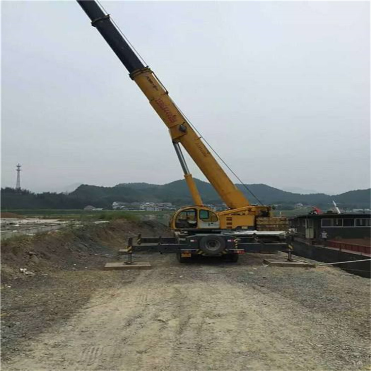 德城重型吊车租赁费用